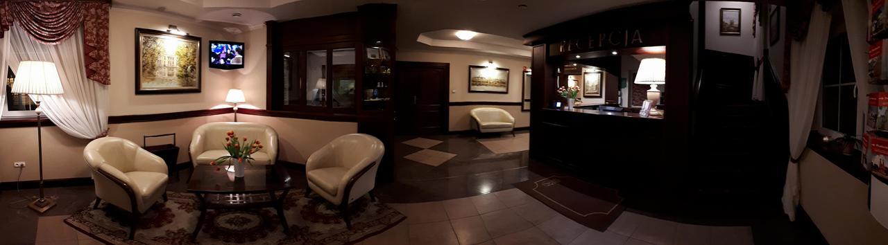 Hotel Batory Tluszcz Luaran gambar