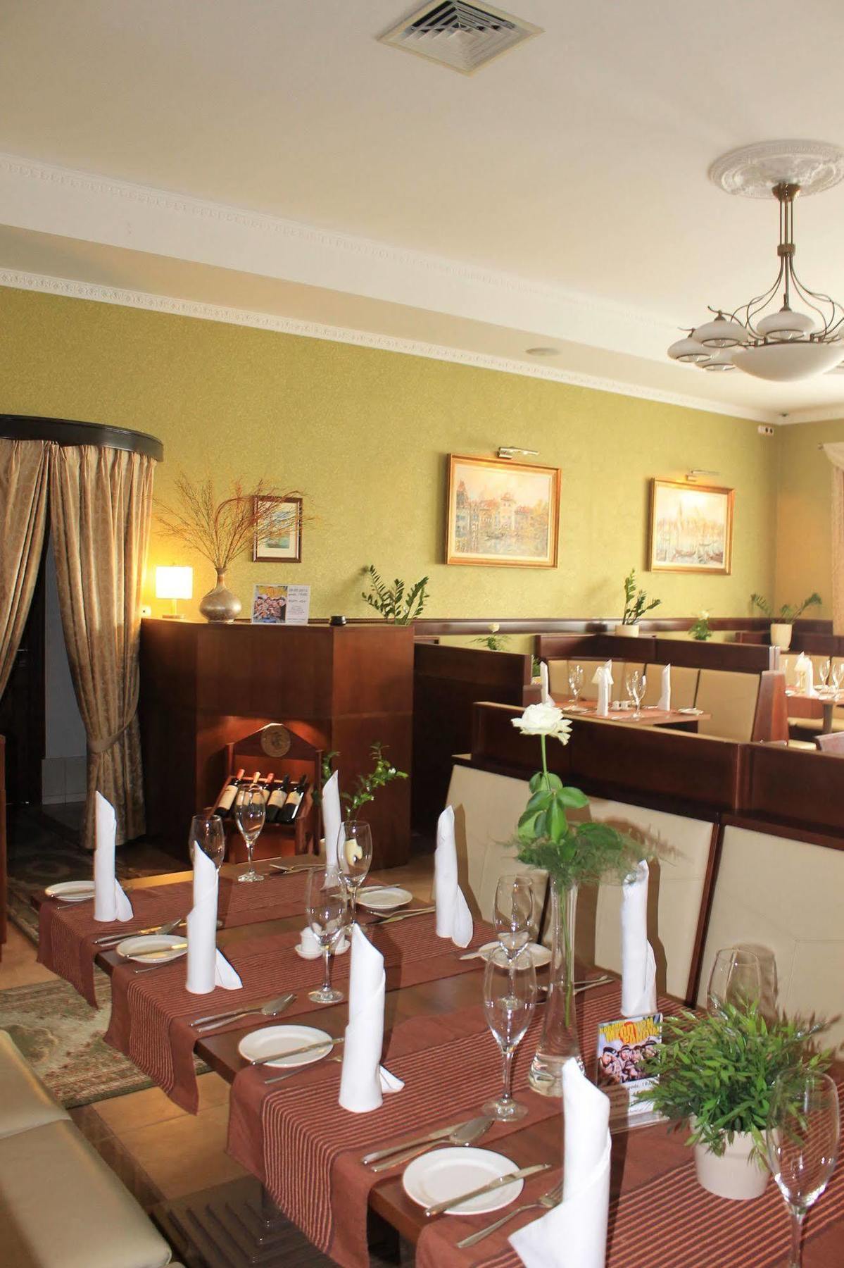 Hotel Batory Tluszcz Luaran gambar