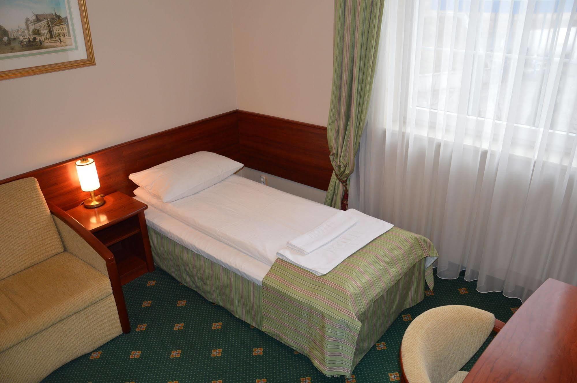 Hotel Batory Tluszcz Luaran gambar