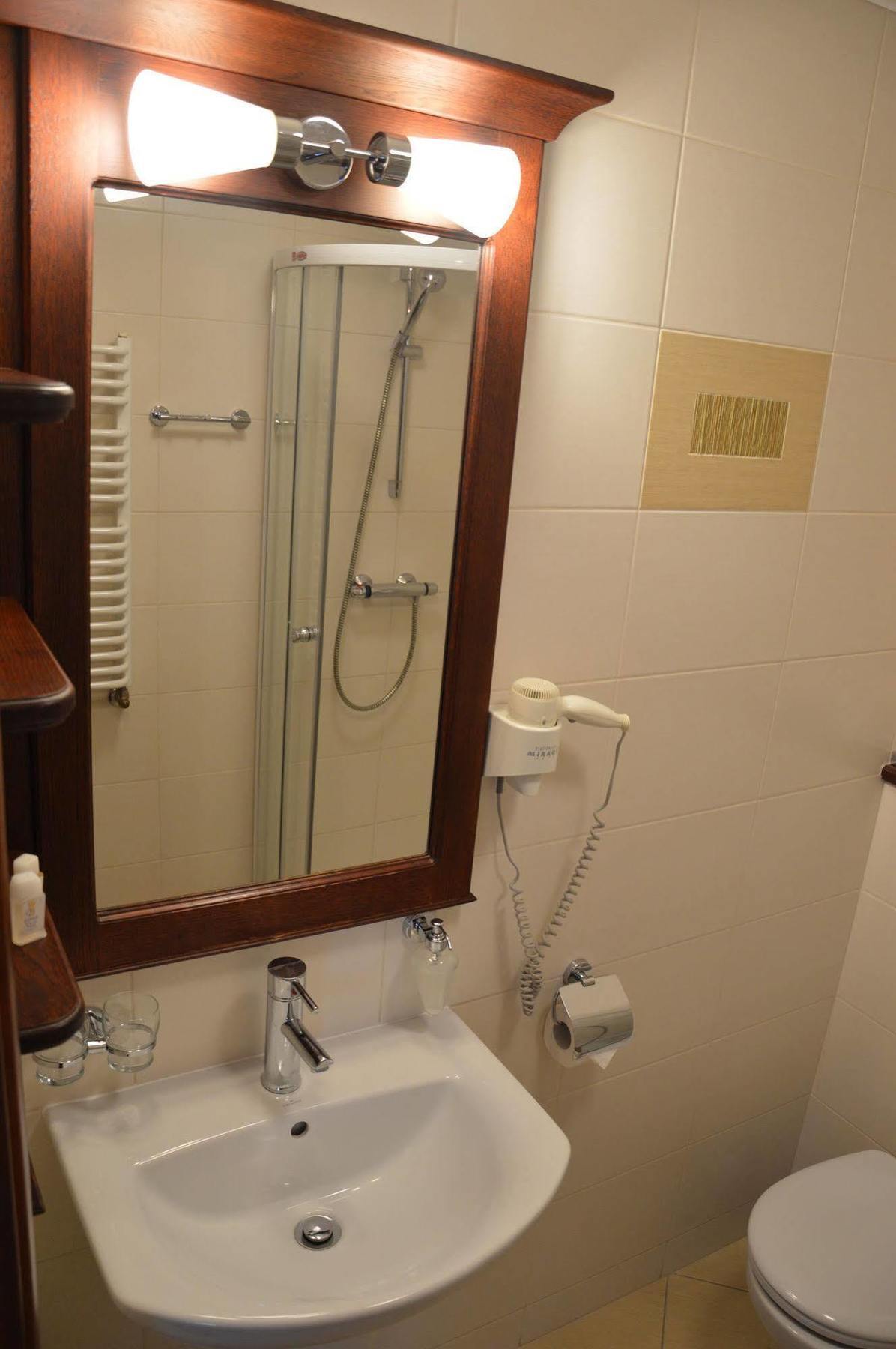 Hotel Batory Tluszcz Luaran gambar