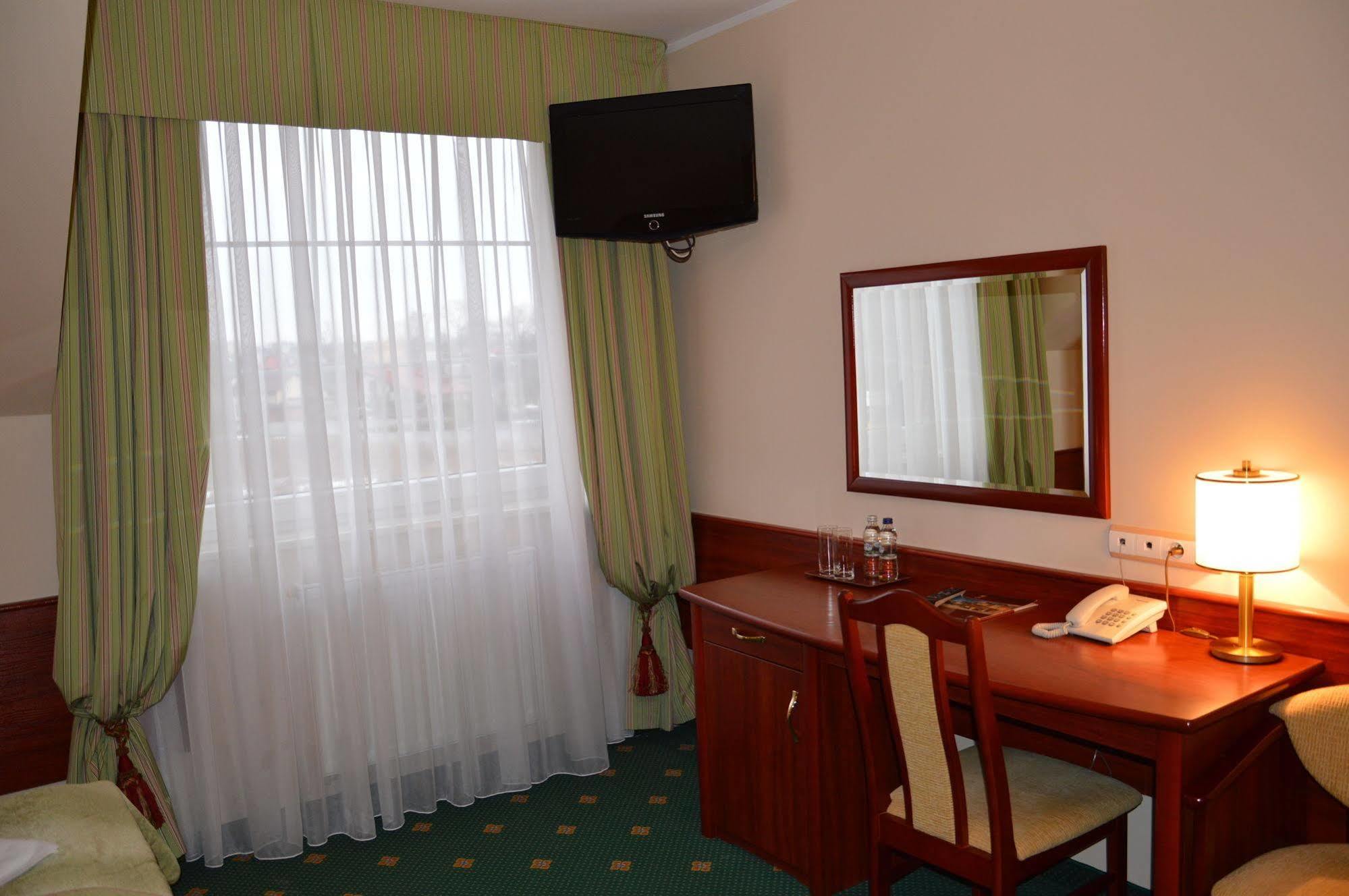 Hotel Batory Tluszcz Luaran gambar
